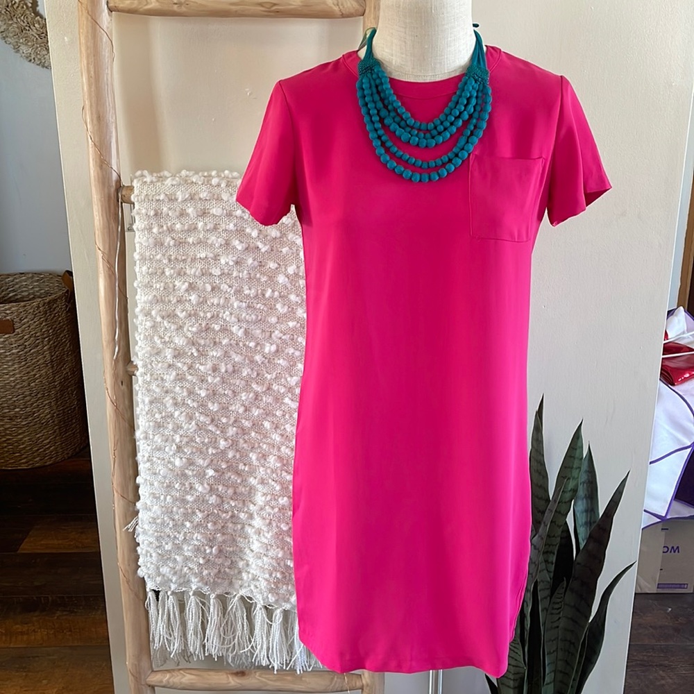 Bright Pink Adrienne Vittadini shift Dress. Excellent condition. Size 6
